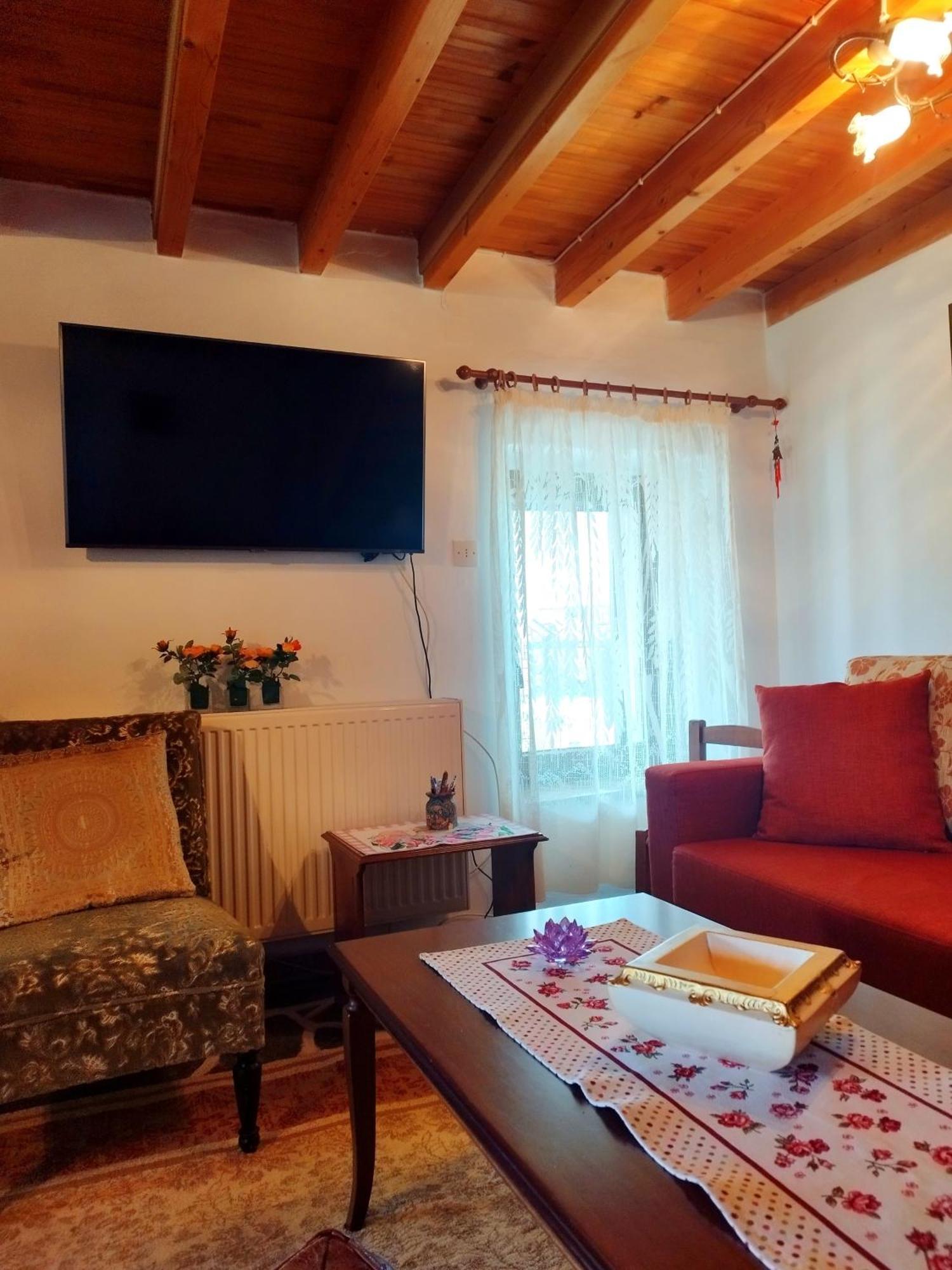 Cosy Lake House, Μια Ανάσα Πριν Τη Λίμνη Kalivia  Exterior photo